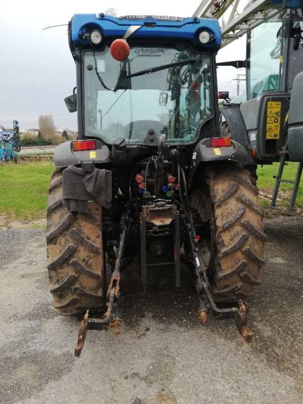 Weinbautraktor van het type New Holland T 4 100 F, Gebrauchtmaschine in BLESMES (Foto 4)