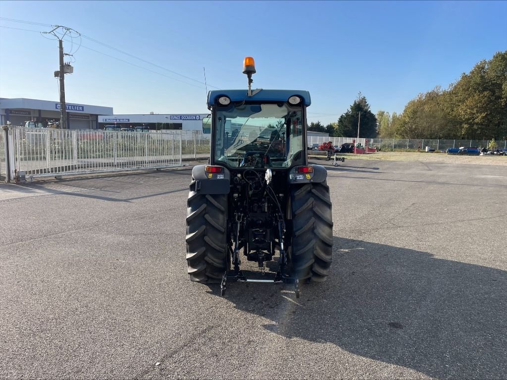 Weinbautraktor du type New Holland T 4040 F, Gebrauchtmaschine en Montauban (Photo 7)