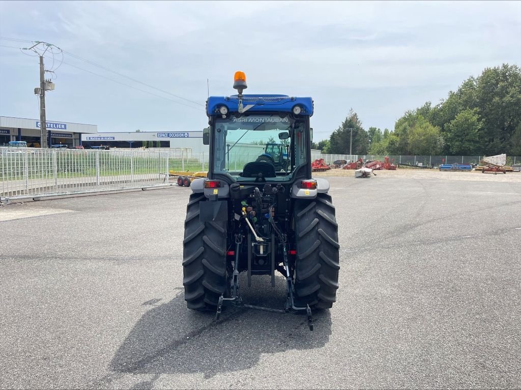 Weinbautraktor of the type New Holland T 4.100 F, Gebrauchtmaschine in Montauban (Picture 7)