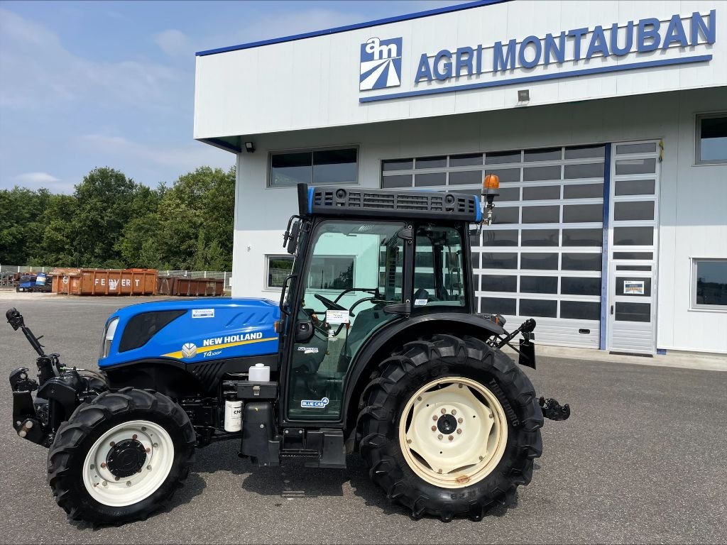 Weinbautraktor van het type New Holland T 4.100F, Gebrauchtmaschine in Montauban (Foto 4)