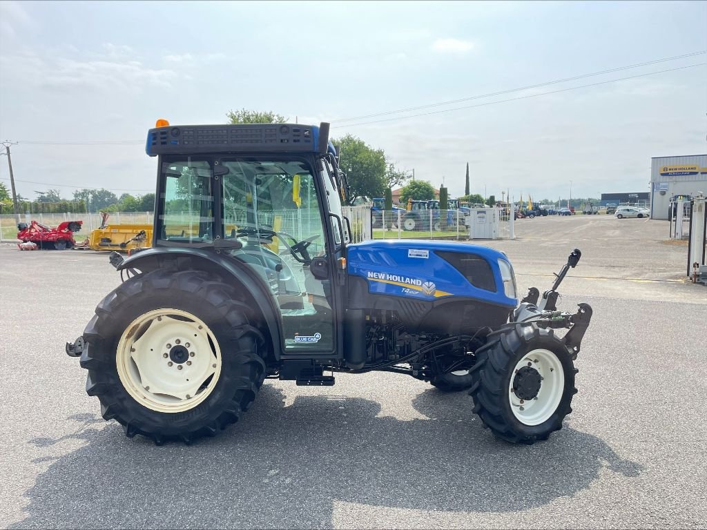 Weinbautraktor van het type New Holland T 4.100F, Gebrauchtmaschine in Montauban (Foto 5)