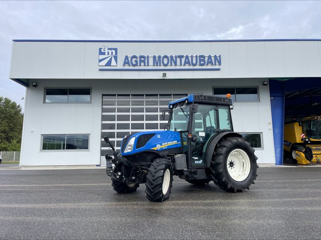 Weinbautraktor Türe ait New Holland T 4.100F, Gebrauchtmaschine içinde Montauban (resim 1)