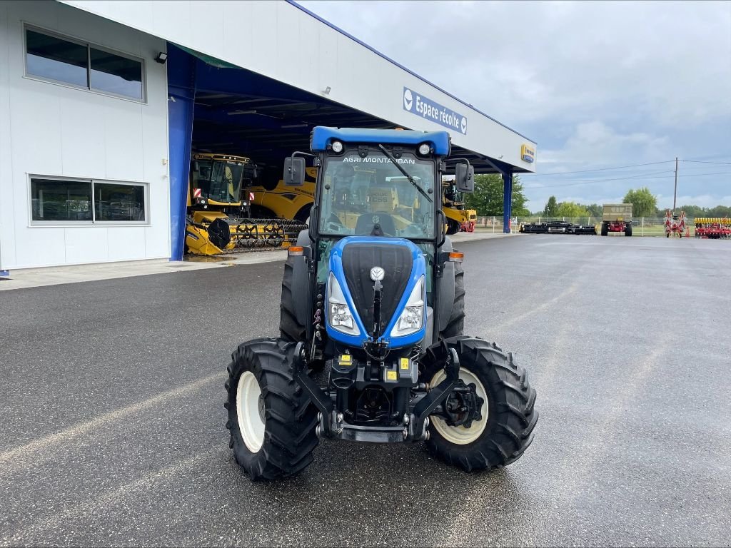 Weinbautraktor Türe ait New Holland T 4.100F, Gebrauchtmaschine içinde Montauban (resim 2)