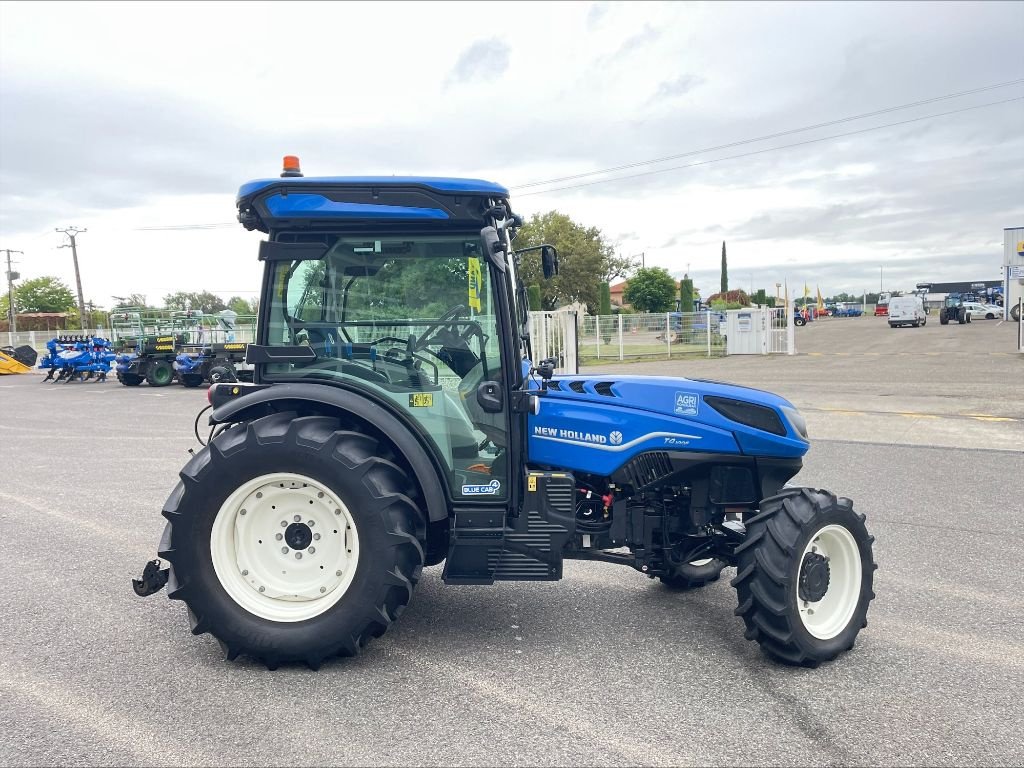 Weinbautraktor of the type New Holland T 4.100F, Gebrauchtmaschine in Montauban (Picture 5)