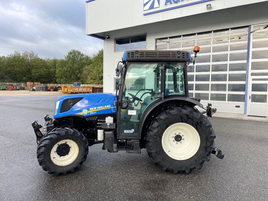 Weinbautraktor Türe ait New Holland T 4.100F, Gebrauchtmaschine içinde Montauban (resim 4)