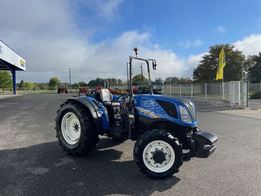 Weinbautraktor Türe ait New Holland T 4.100LP, Gebrauchtmaschine içinde Montauban (resim 4)