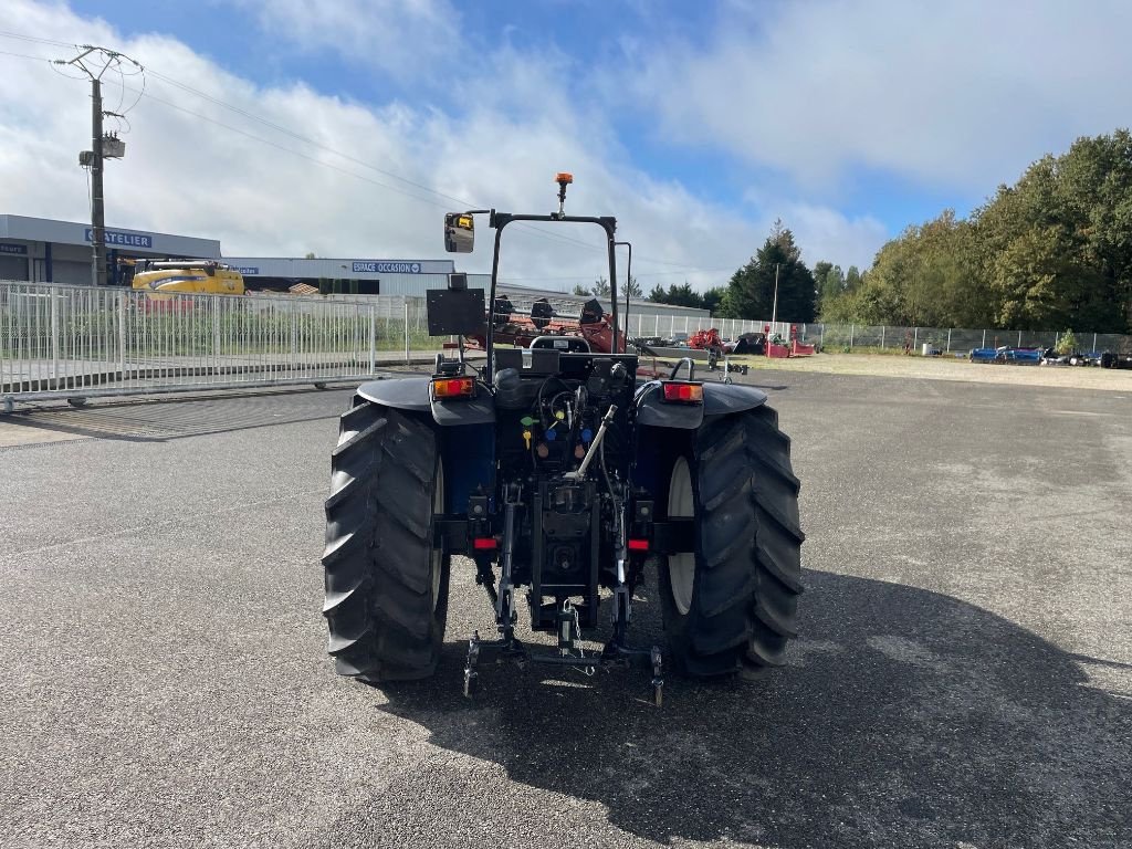 Weinbautraktor типа New Holland T 4.100LP, Gebrauchtmaschine в Montauban (Фотография 7)