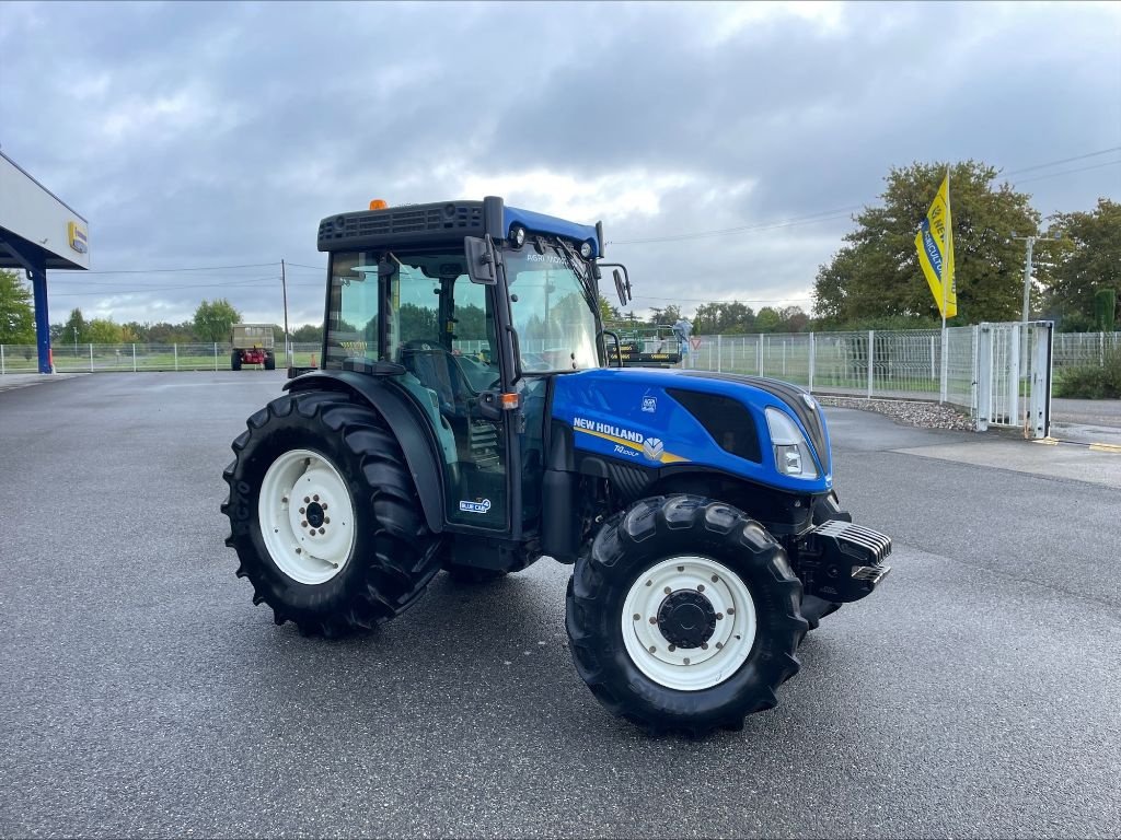 Weinbautraktor des Typs New Holland T 4.100LP, Gebrauchtmaschine in Montauban (Bild 3)