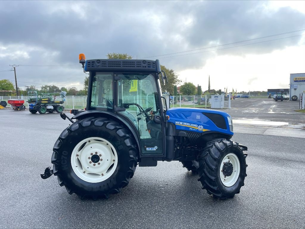 Weinbautraktor of the type New Holland T 4.100LP, Gebrauchtmaschine in Montauban (Picture 5)