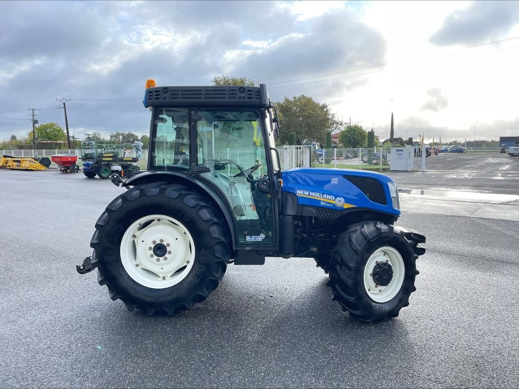 Weinbautraktor van het type New Holland T 4.100LP, Gebrauchtmaschine in Montauban (Foto 5)