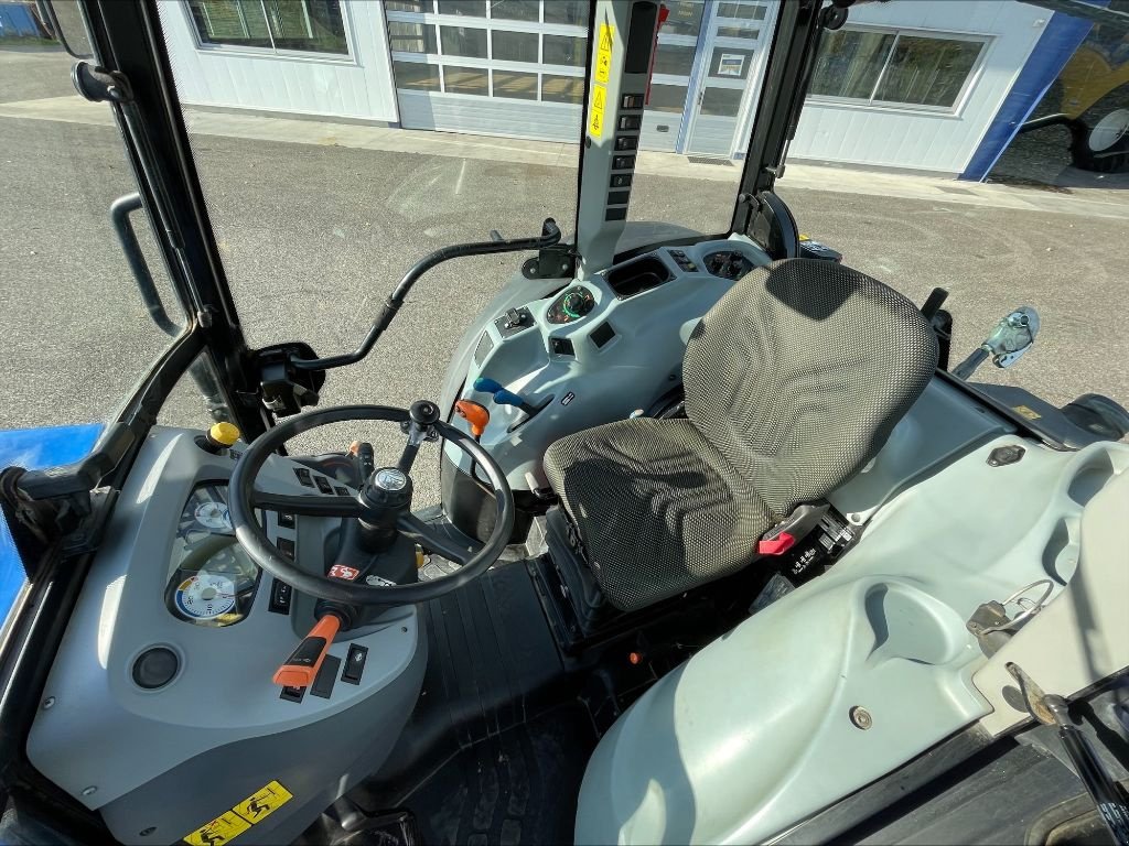 Weinbautraktor Türe ait New Holland T 4.110 LP, Gebrauchtmaschine içinde Montauban (resim 8)