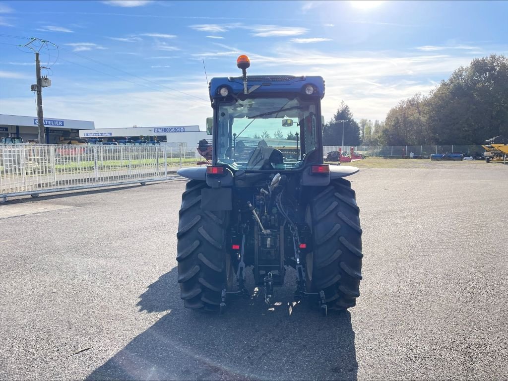 Weinbautraktor Türe ait New Holland T 4.110 LP, Gebrauchtmaschine içinde Montauban (resim 5)