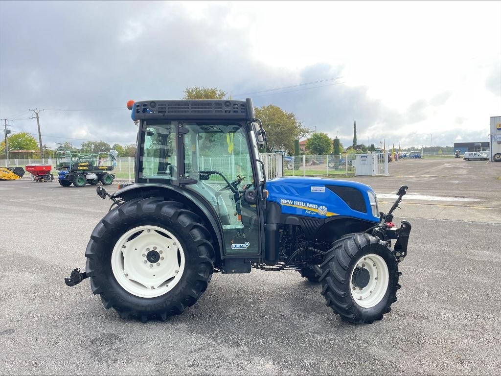 Weinbautraktor tip New Holland T 4.110F, Gebrauchtmaschine in Montauban (Poză 5)