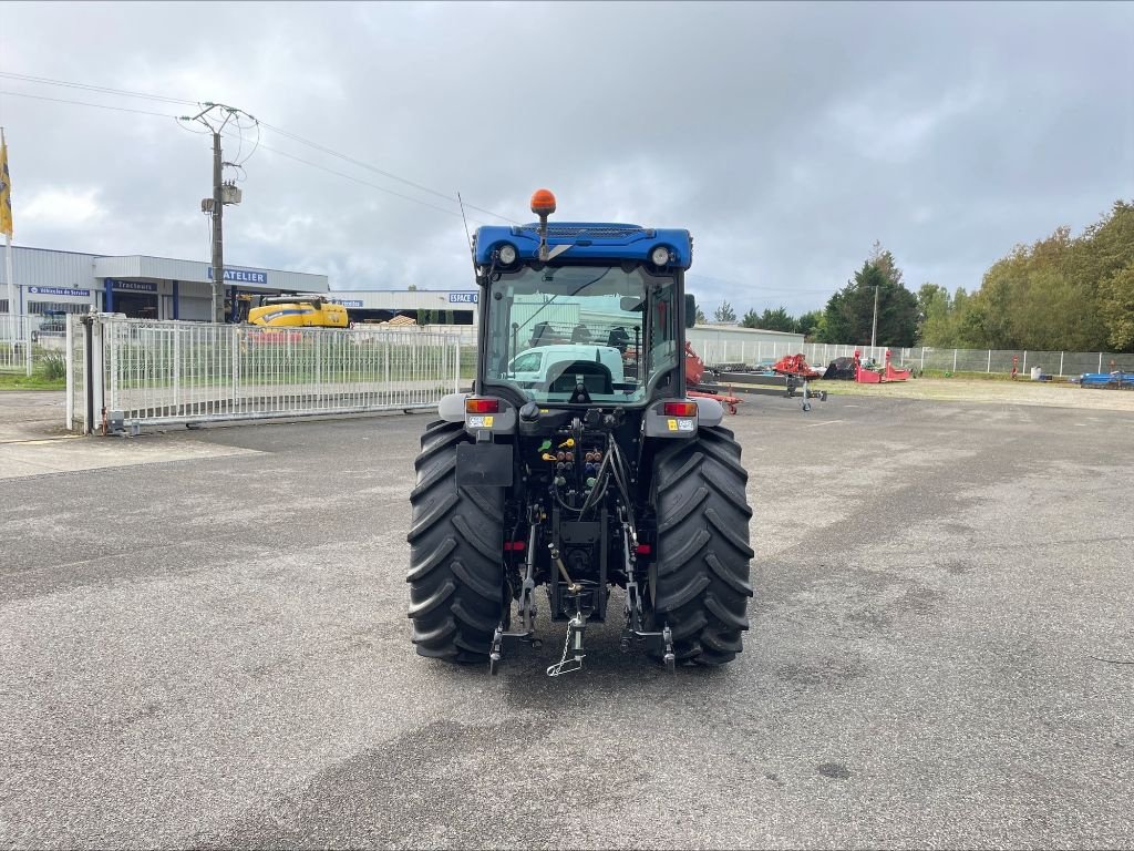 Weinbautraktor des Typs New Holland T 4.110F, Gebrauchtmaschine in Montauban (Bild 6)