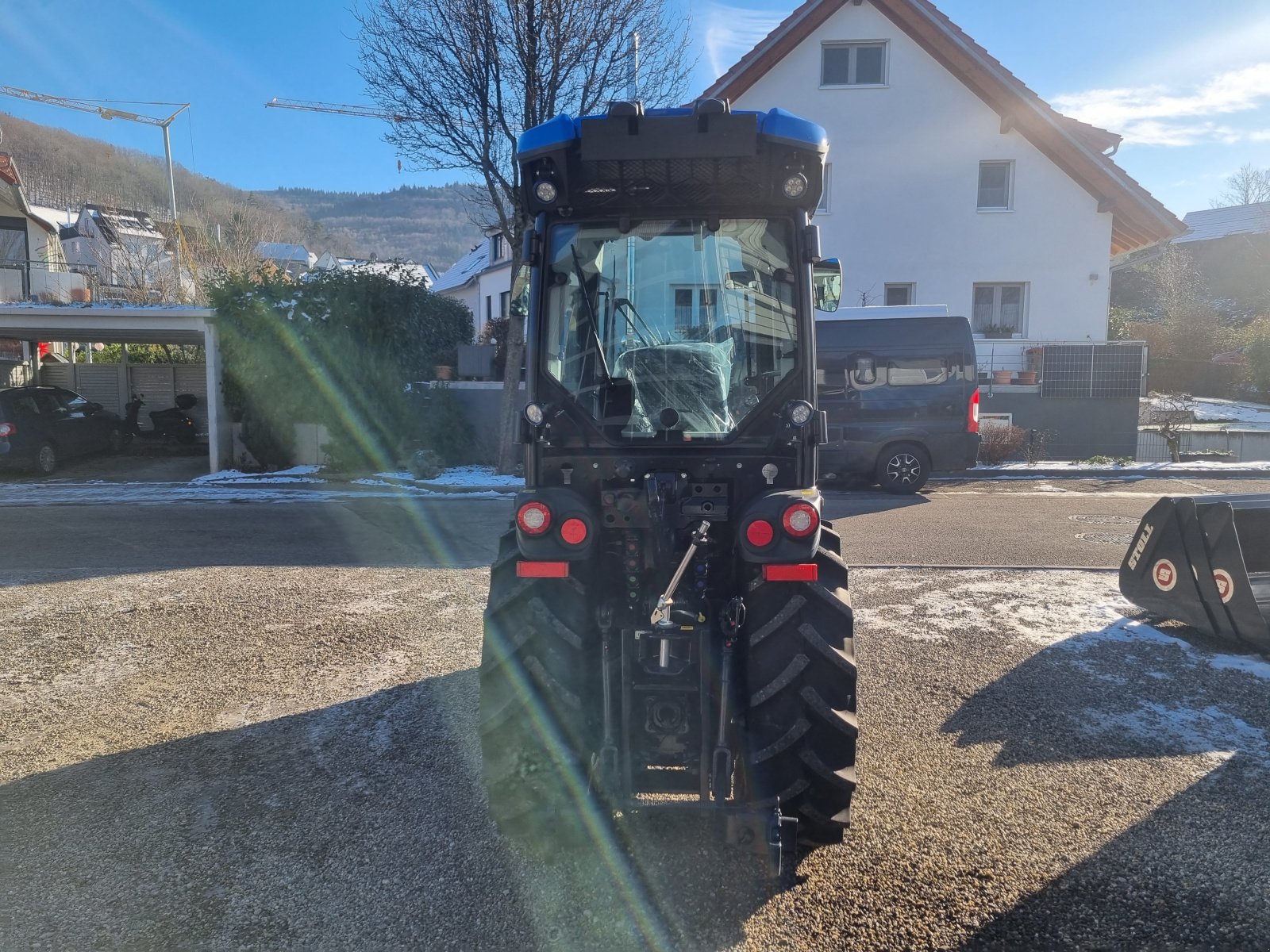 Weinbautraktor of the type New Holland T 4.80V, Neumaschine in Sölden (Picture 11)