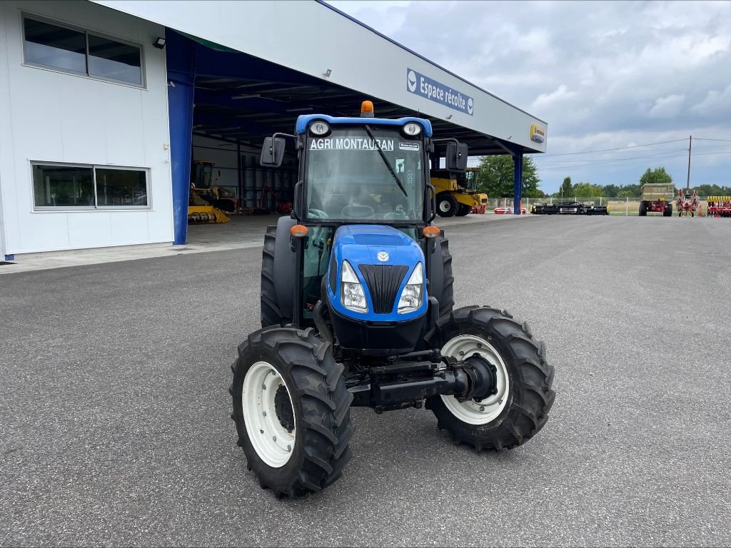 Weinbautraktor a típus New Holland T 4.85F, Gebrauchtmaschine ekkor: Montauban (Kép 2)