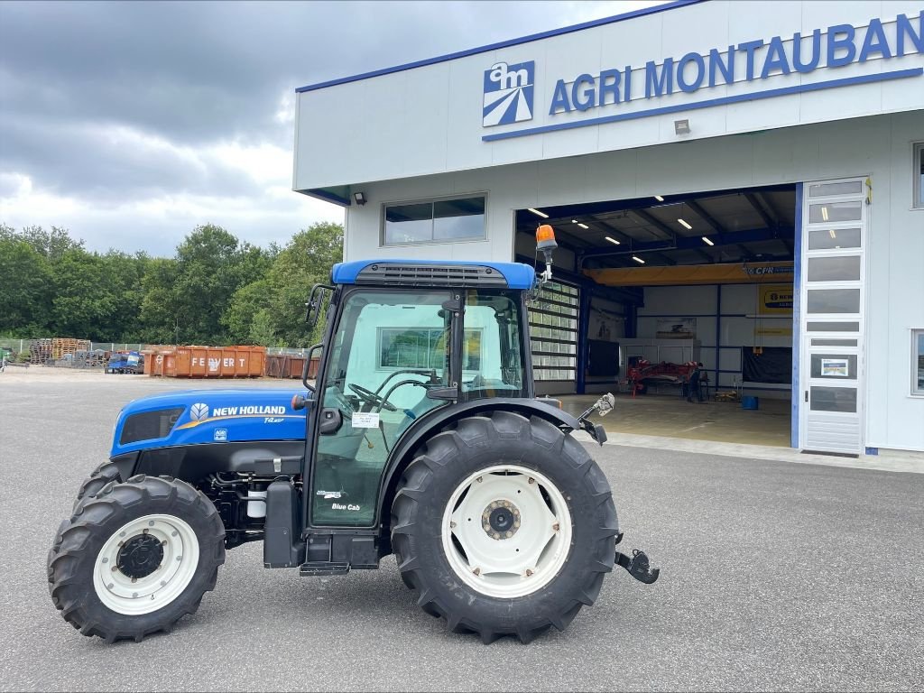 Weinbautraktor des Typs New Holland T 4.85F, Gebrauchtmaschine in Montauban (Bild 4)