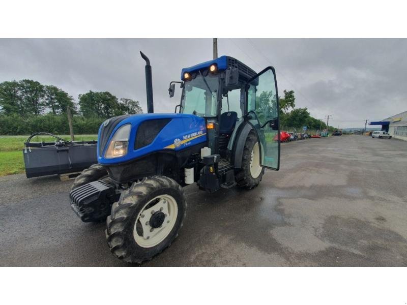 Weinbautraktor of the type New Holland T4-90N, Gebrauchtmaschine in GEMOZAC (Picture 2)