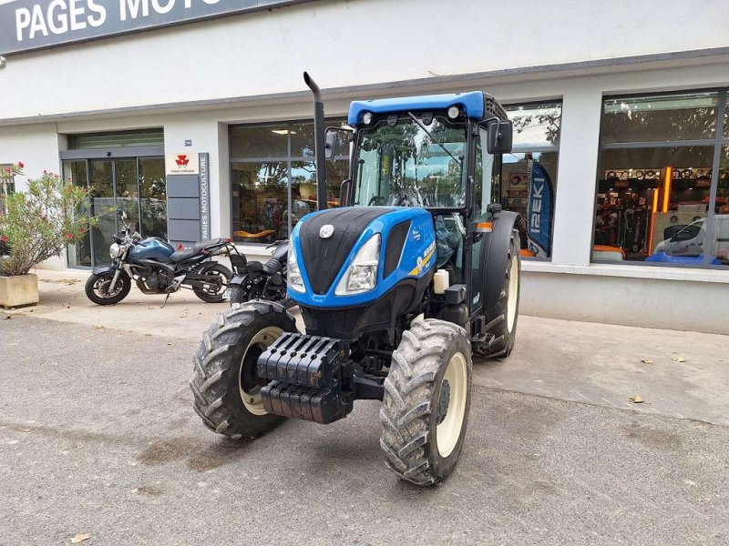 Weinbautraktor of the type New Holland T4.100F, Gebrauchtmaschine in NOVES