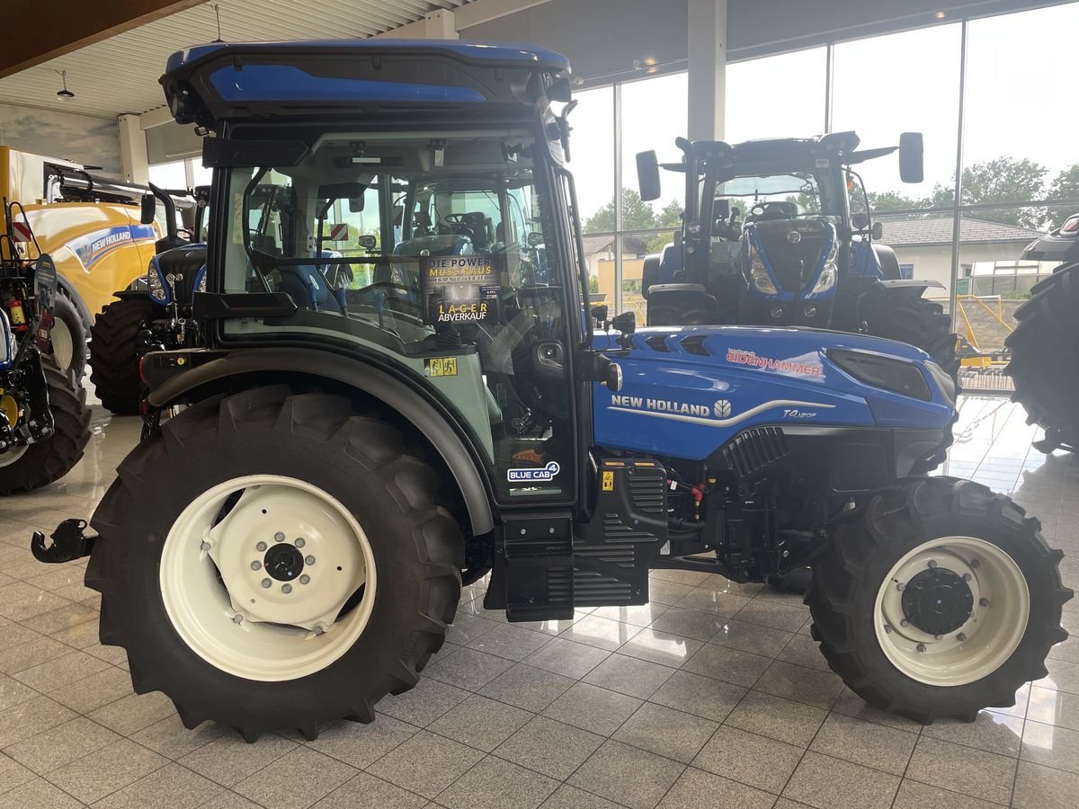 Weinbautraktor van het type New Holland T4.120 F (Stage V), Neumaschine in Burgkirchen (Foto 5)