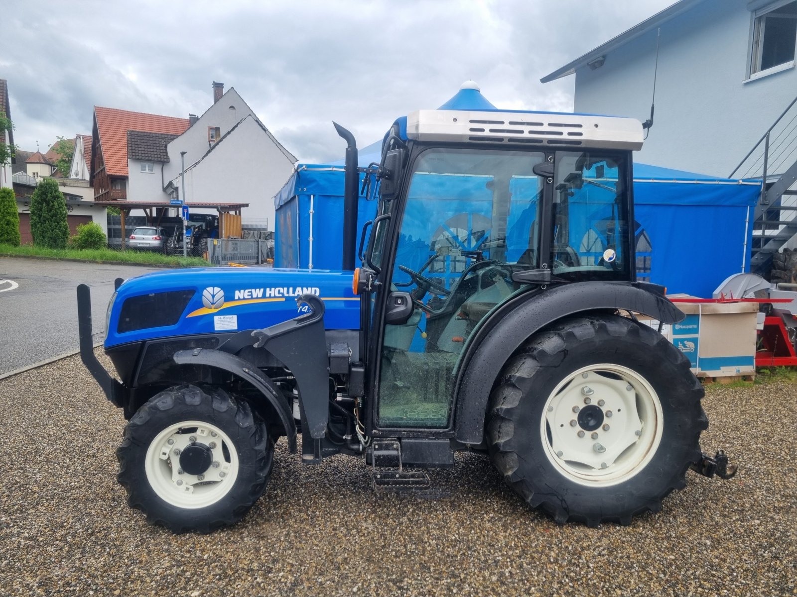 Weinbautraktor van het type New Holland T4.75V, Gebrauchtmaschine in Sölden (Foto 1)