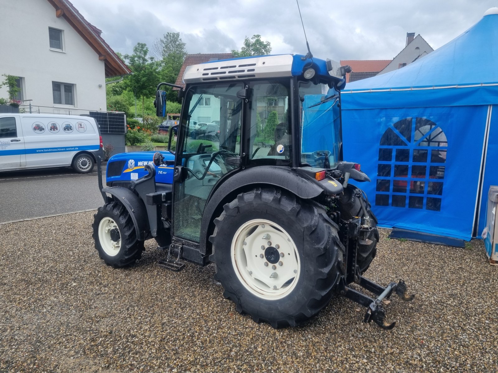 Weinbautraktor van het type New Holland T4.75V, Gebrauchtmaschine in Sölden (Foto 8)