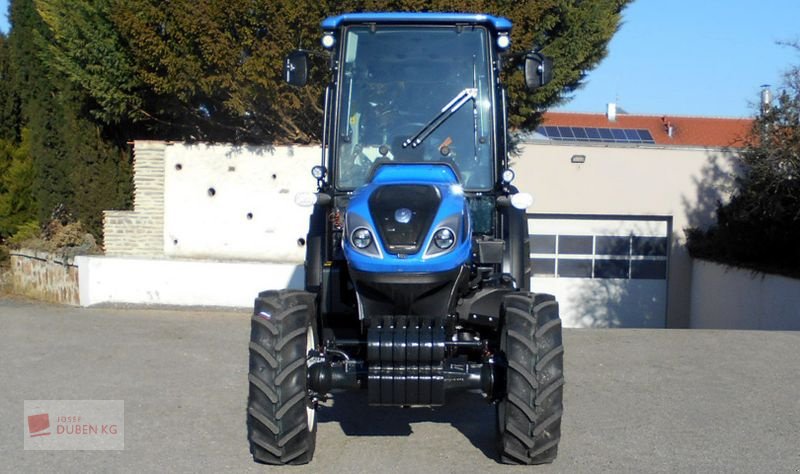 Weinbautraktor van het type New Holland T4.90 F (Stage V), Vorführmaschine in Ziersdorf (Foto 2)