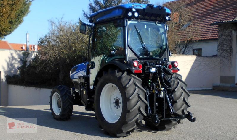 Weinbautraktor van het type New Holland T4.90 F (Stage V), Vorführmaschine in Ziersdorf (Foto 4)