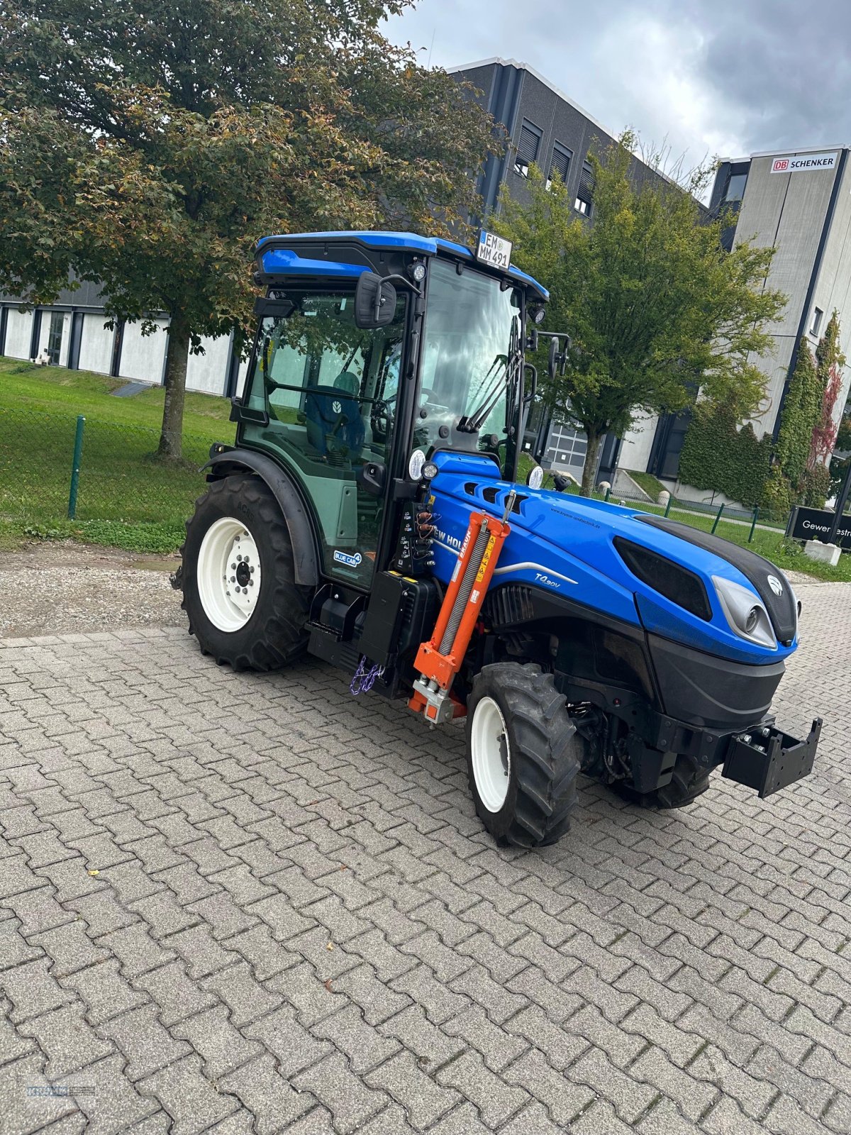 Weinbautraktor Türe ait New Holland t4.90v, Gebrauchtmaschine içinde Malterdingen (resim 1)