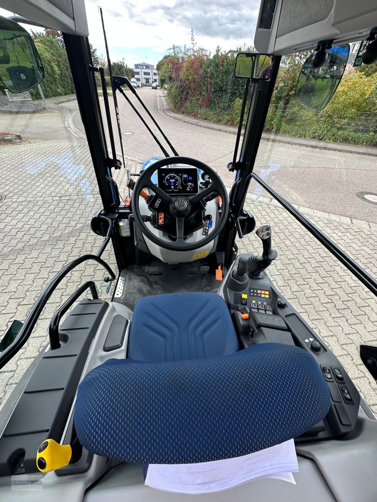 Weinbautraktor des Typs New Holland t4.90v, Gebrauchtmaschine in Malterdingen (Bild 2)