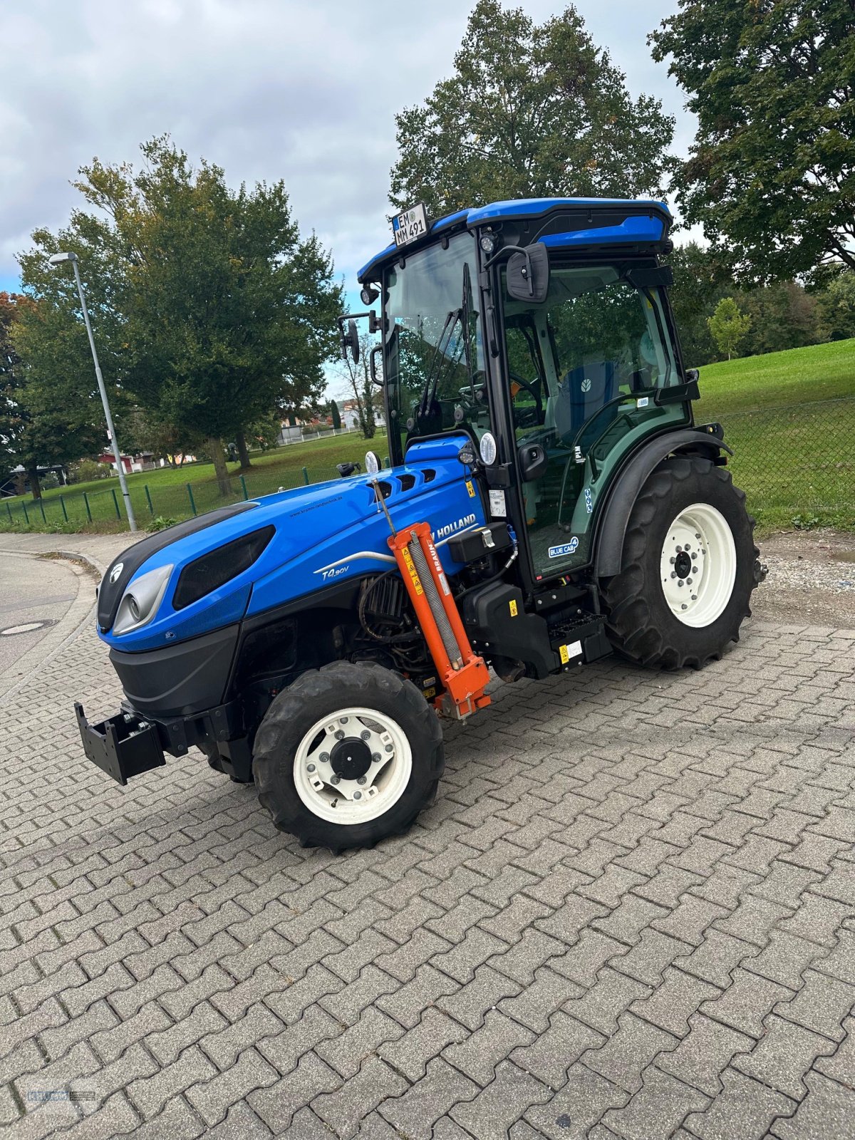 Weinbautraktor typu New Holland t4.90v, Gebrauchtmaschine w Malterdingen (Zdjęcie 4)