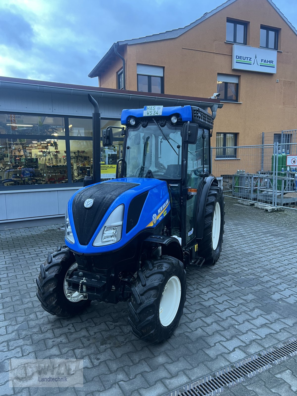 Weinbautraktor от тип New Holland T4.90V, Gebrauchtmaschine в Rudendorf (Снимка 1)