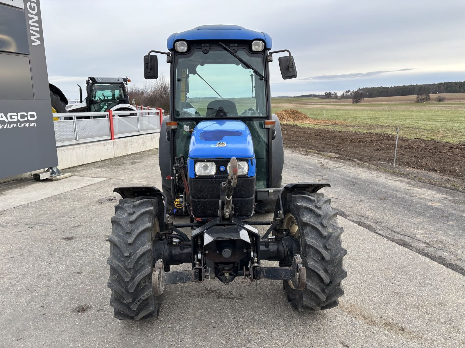 Weinbautraktor du type New Holland TM85FA, Gebrauchtmaschine en Starrein (Photo 2)