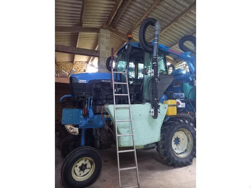 Weinbautraktor del tipo New Holland TN80F-2RM, Gebrauchtmaschine en ANTIGNY (Imagen 11)