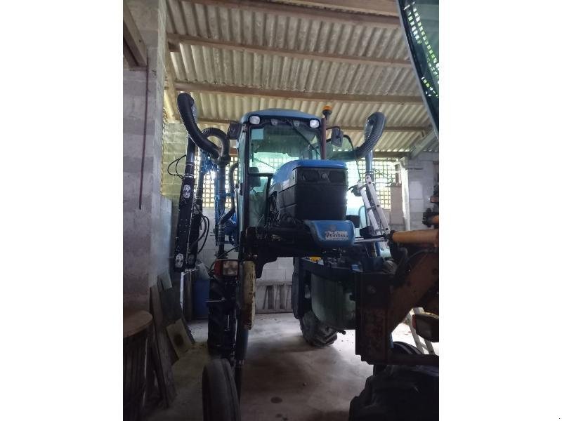 Weinbautraktor del tipo New Holland TN80F-2RM, Gebrauchtmaschine en ANTIGNY (Imagen 4)