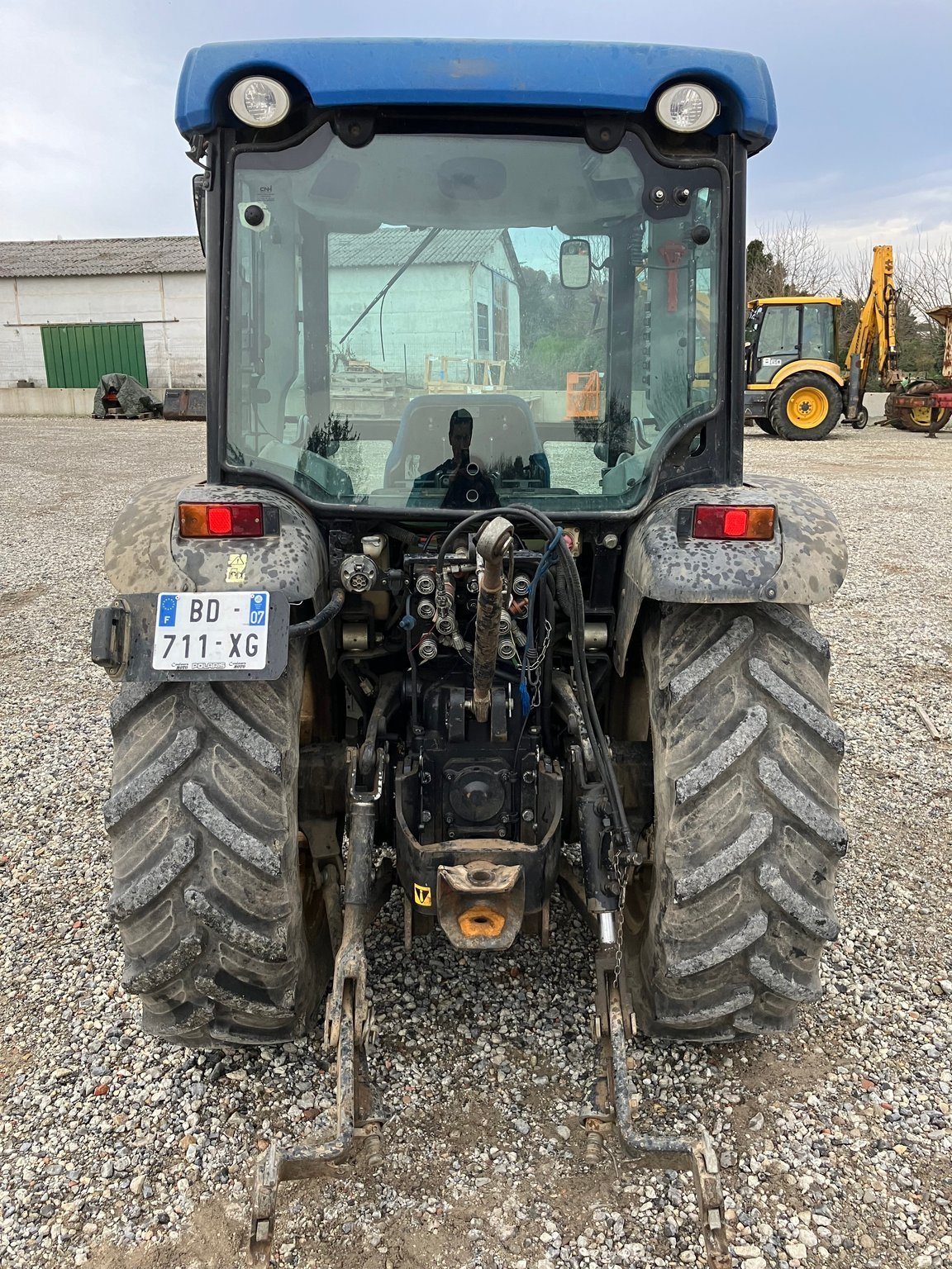 Weinbautraktor typu New Holland Tracteur fruitier T4040 F New Holland, Gebrauchtmaschine v ROYNAC (Obrázok 9)