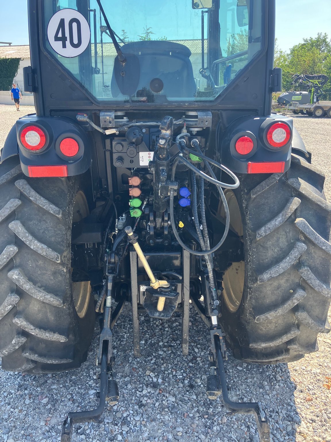 Weinbautraktor za tip New Holland Tracteur fruitier T4.90F CAB STAGE V New Holland, Gebrauchtmaschine u ROYNAC (Slika 5)