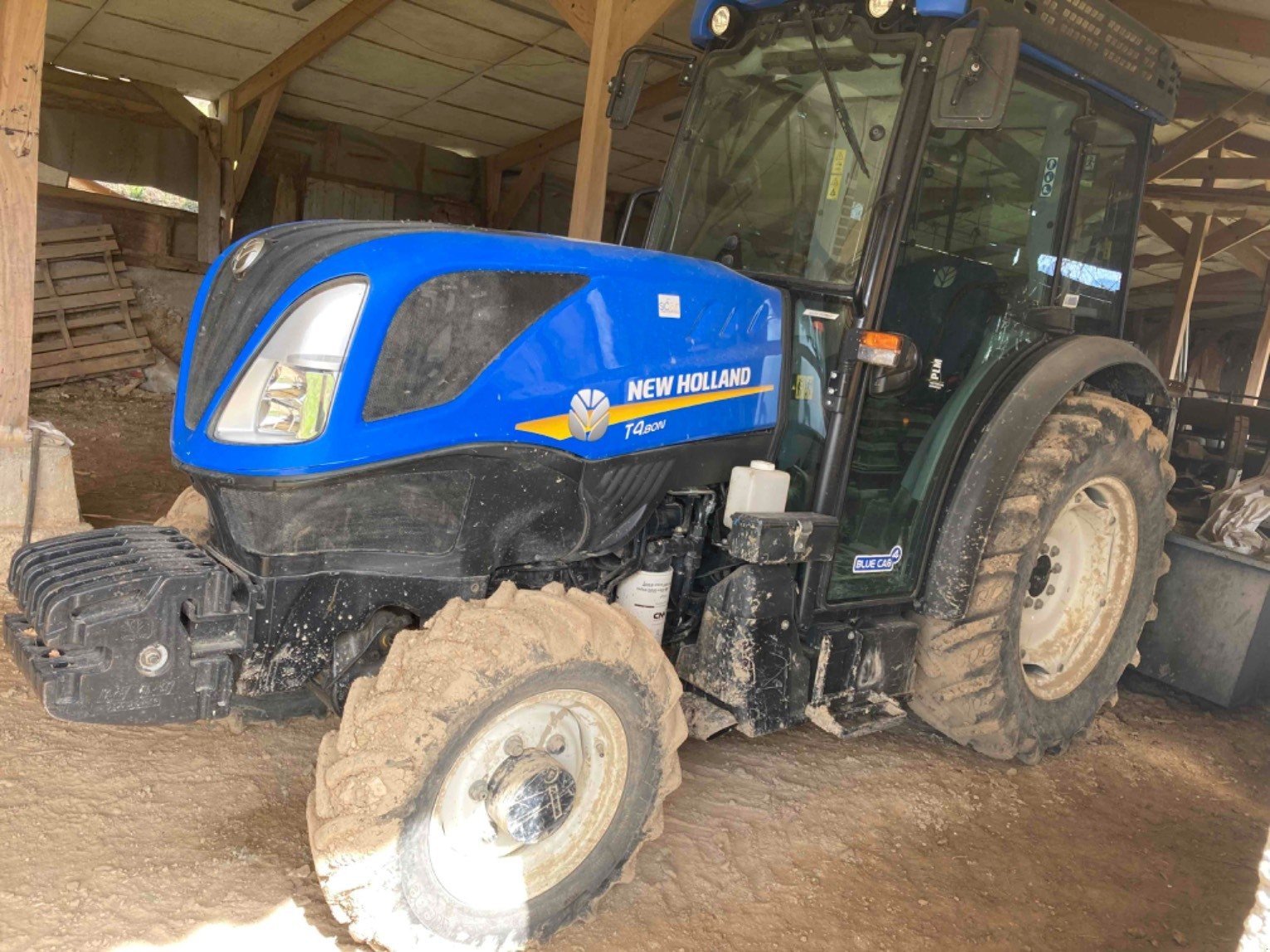 Weinbautraktor des Typs New Holland Tracteur vigneron T4.80 N New Holland, Gebrauchtmaschine in ROYNAC (Bild 2)