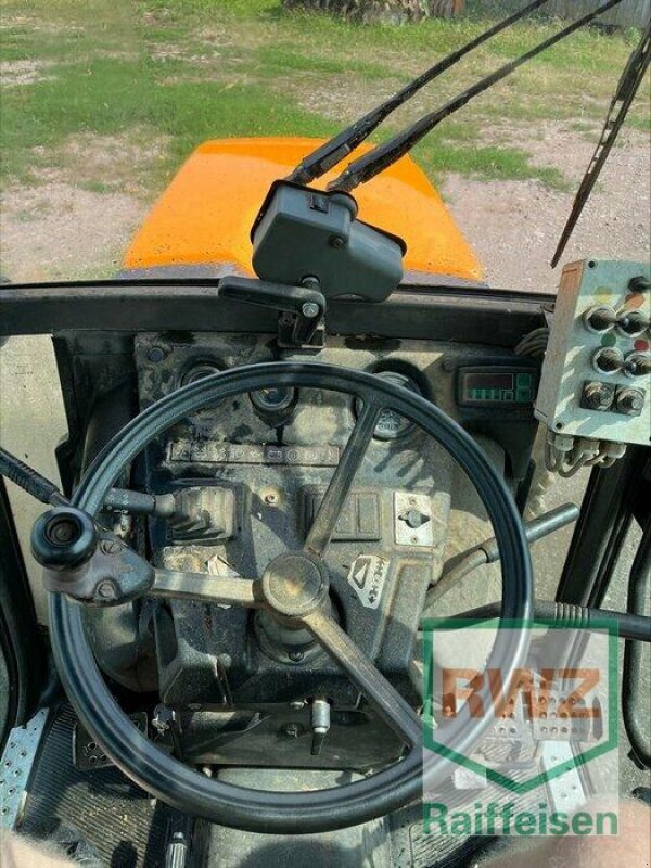 Weinbautraktor typu Renault Dionis 130, Gebrauchtmaschine v Herxheim (Obrázek 12)