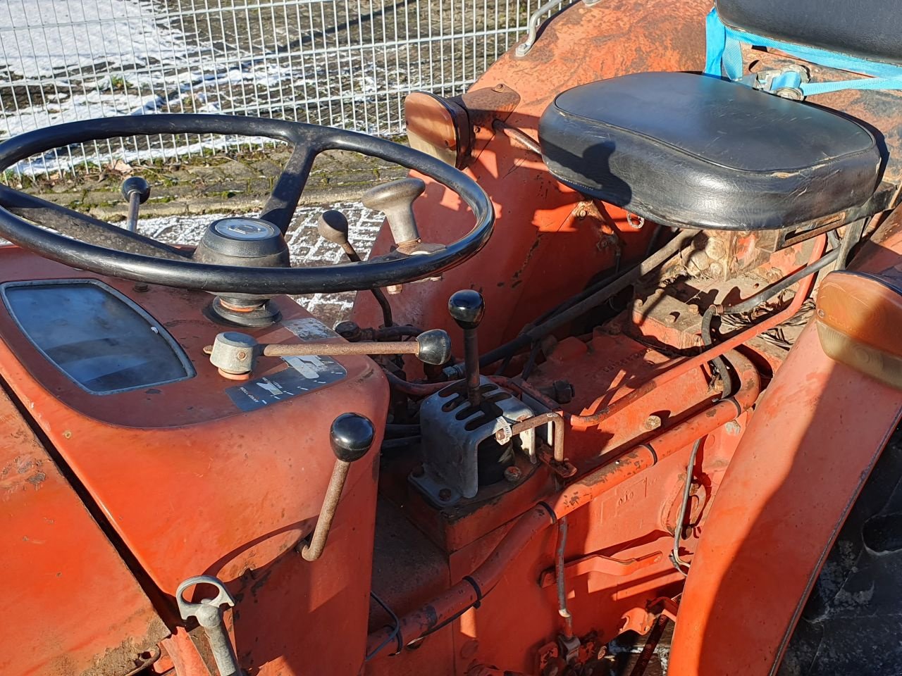 Weinbautraktor Türe ait Renault R80, Gebrauchtmaschine içinde Weiteveen (resim 3)