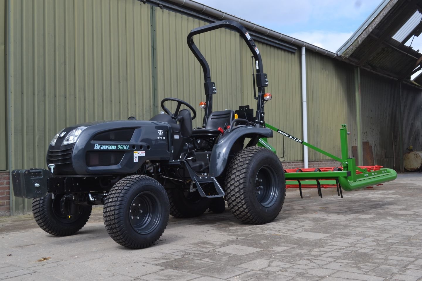 Weinbautraktor of the type Sonstige Branson TYM 2500 H L, Neumaschine in Goor (Picture 1)