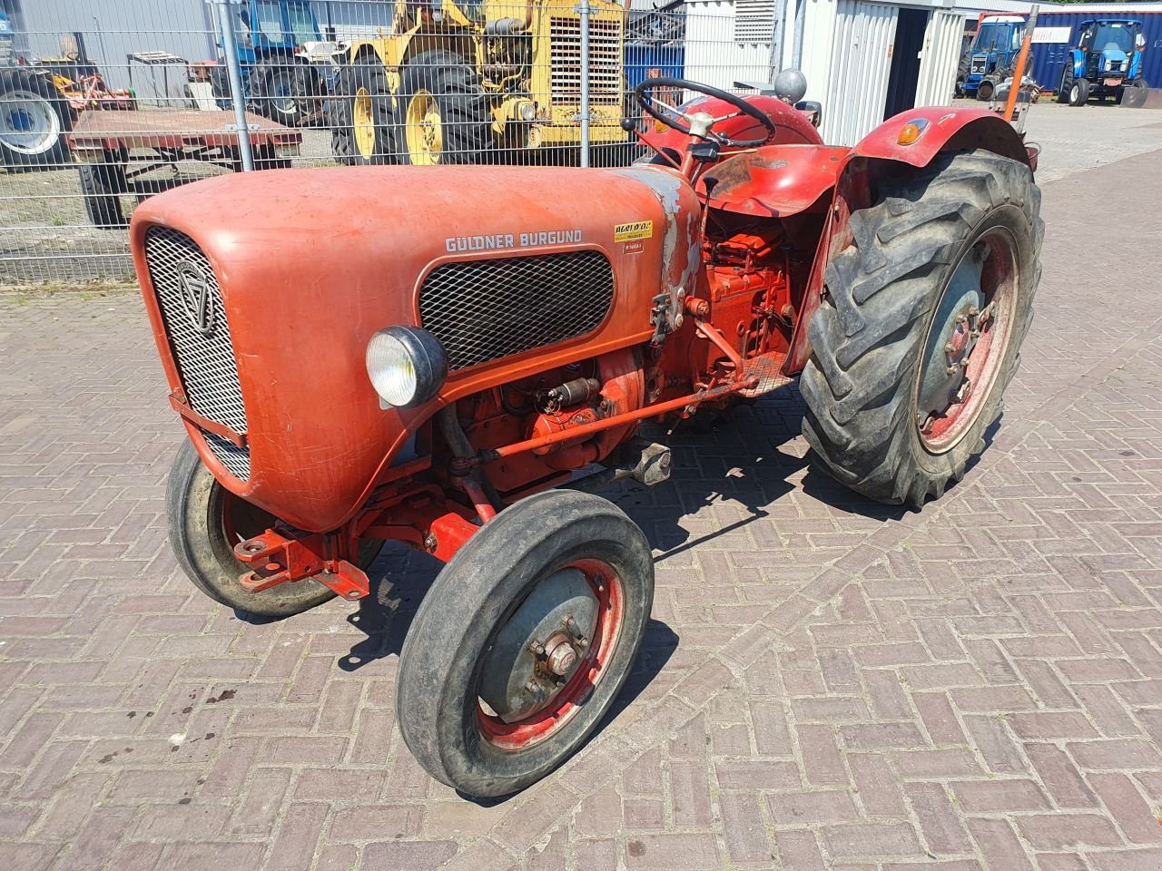 Weinbautraktor van het type Sonstige Guldner Burgund Smalspoor, Gebrauchtmaschine in Weiteveen (Foto 2)