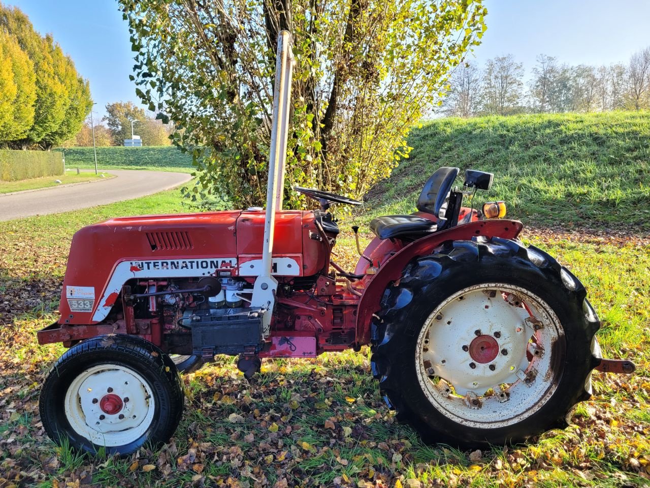 Weinbautraktor del tipo Sonstige International 533, Gebrauchtmaschine In Werkendam (Immagine 4)