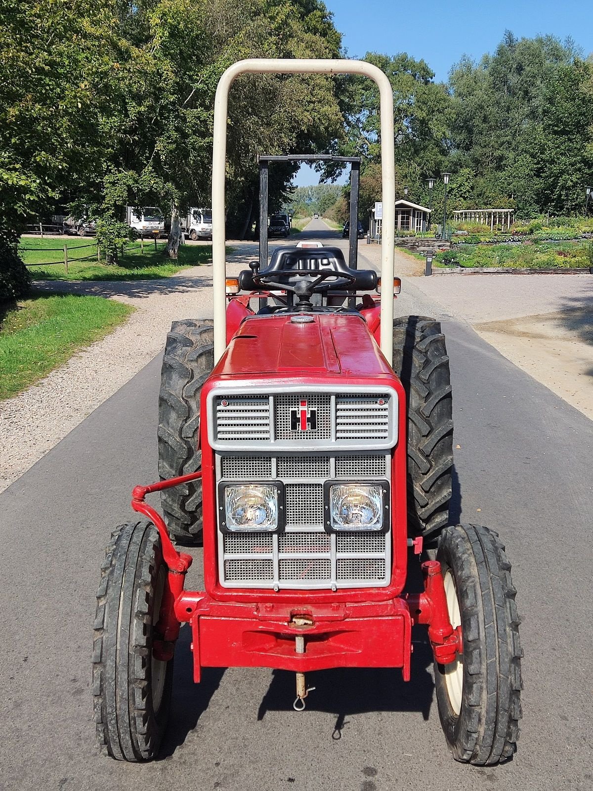 Weinbautraktor Türe ait Sonstige International 633 V, Gebrauchtmaschine içinde Klarenbeek (resim 2)