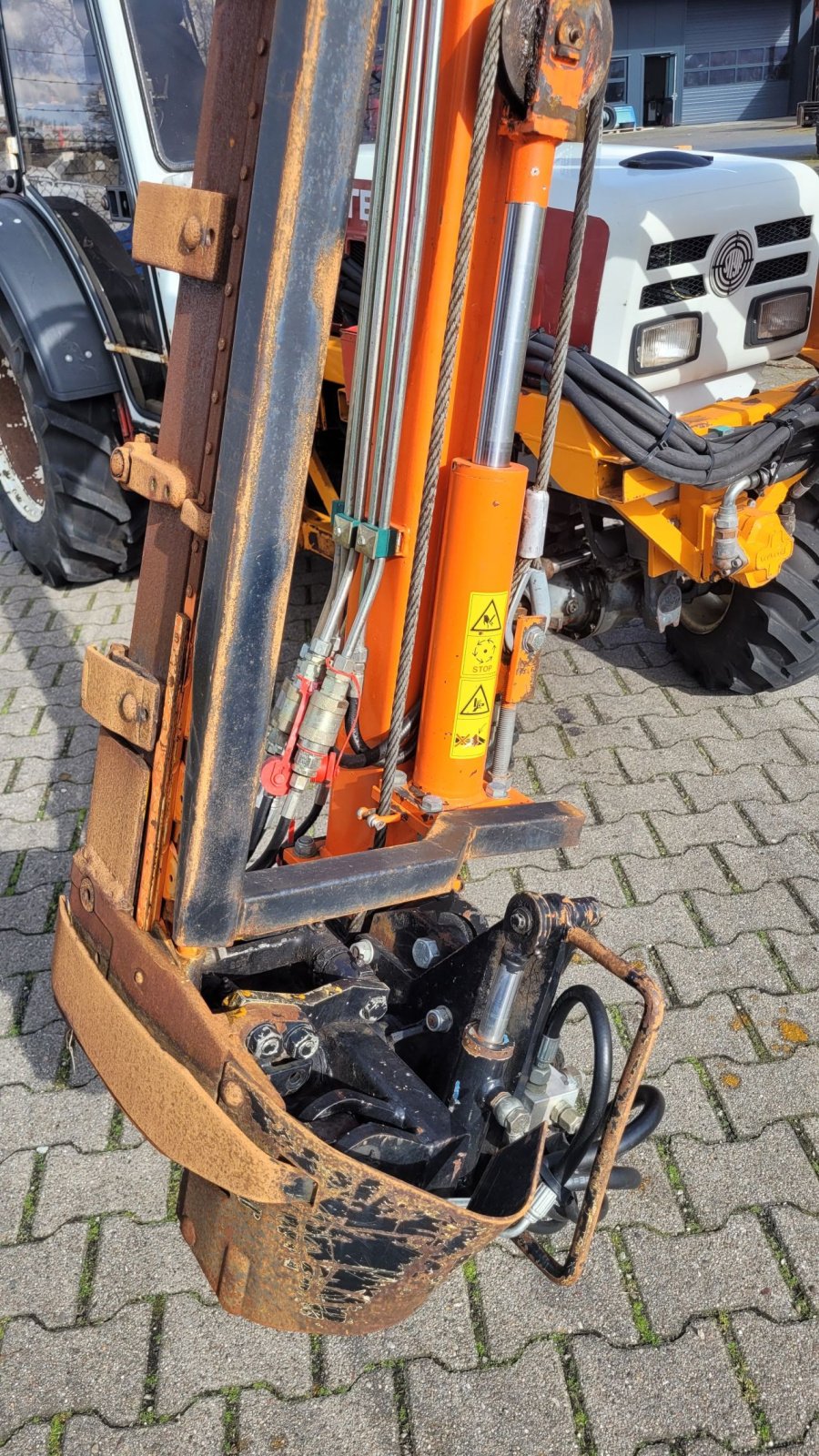 Weinbautraktor Türe ait Sonstige STEYR 8075 AS 4WD Smalspoor met maaiarm maaibalk, Gebrauchtmaschine içinde Schoonebeek (resim 9)