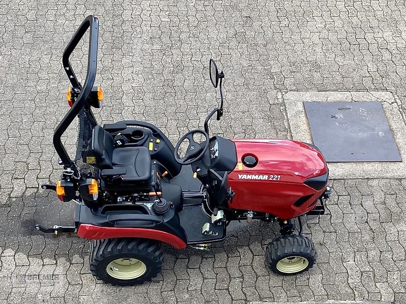 Weinbautraktor of the type Yanmar SA 221 V Allrad ROPS, Neumaschine in Asendorf (Picture 31)