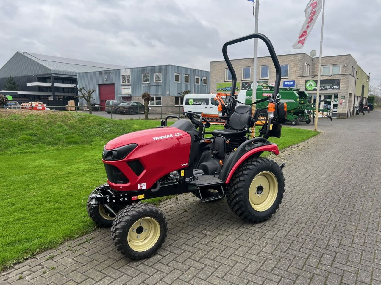 Weinbautraktor des Typs Yanmar SA424, Neumaschine in MARIAHOUT (Bild 3)