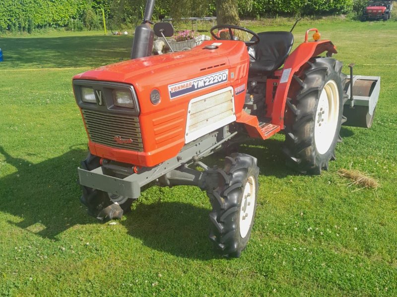 Weinbautraktor van het type Yanmar YM 2220 D, Gebrauchtmaschine in Hulshorst (Foto 1)