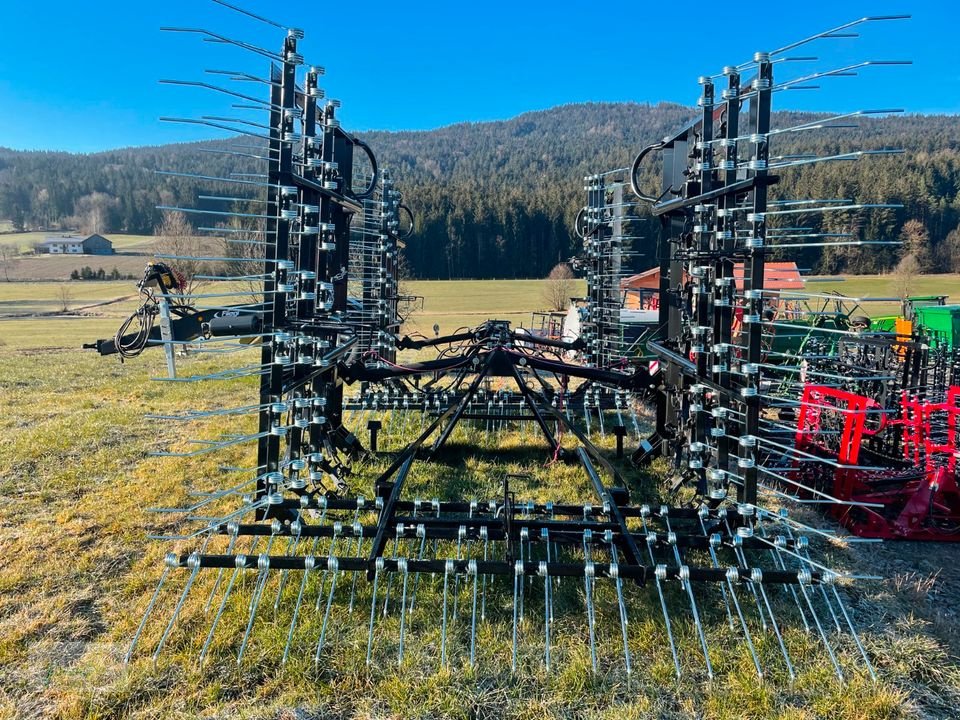 Wiesenegge typu PreissTec Wiesenegge 6m mit Striegel, Neumaschine v Bad Kötzting (Obrázek 3)