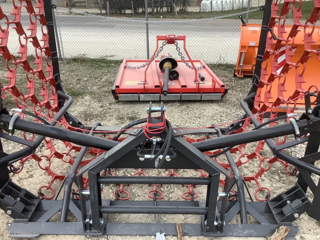 Wiesenegge van het type ZAGRODA SH6, Gebrauchtmaschine in GONSANS (Foto 3)